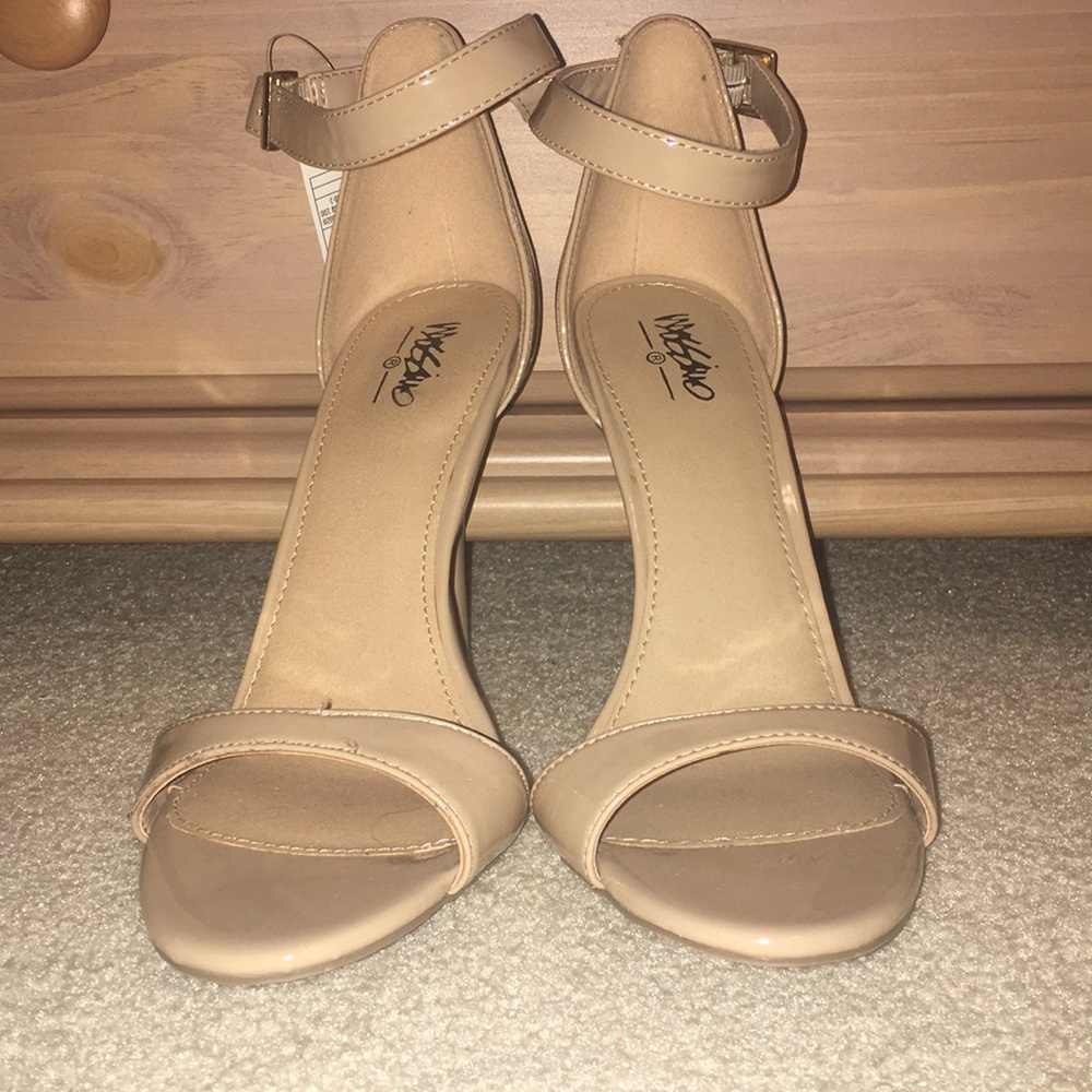 Nude Peep Toe